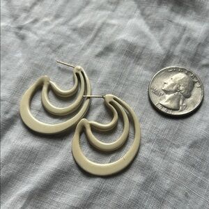 Elegant Cream Hoop pierced vintage Earrings